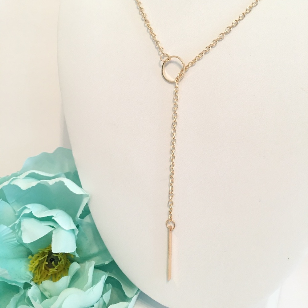 ‘Eva’ Minimalist Gold Lariat Necklace - Picture 2 of 3